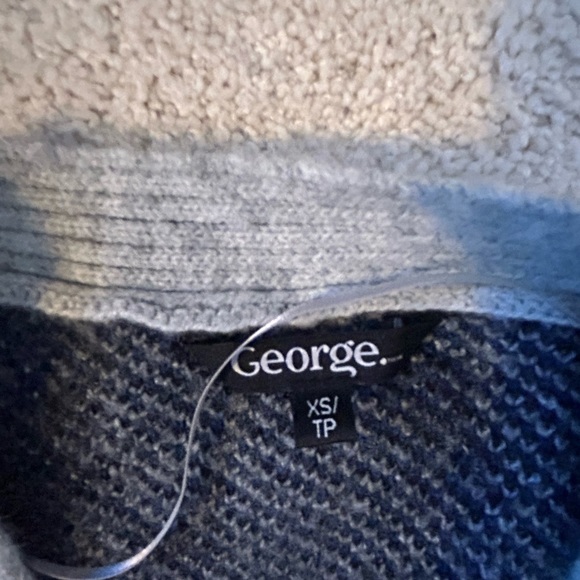 Grey leopard sweater - Picture 2 of 5